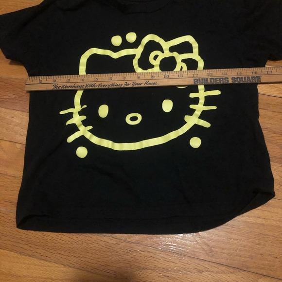 Sanrio | Hello Kitty Black + Yellow Crop Soft T-Shirt S - Picture 4 of 8